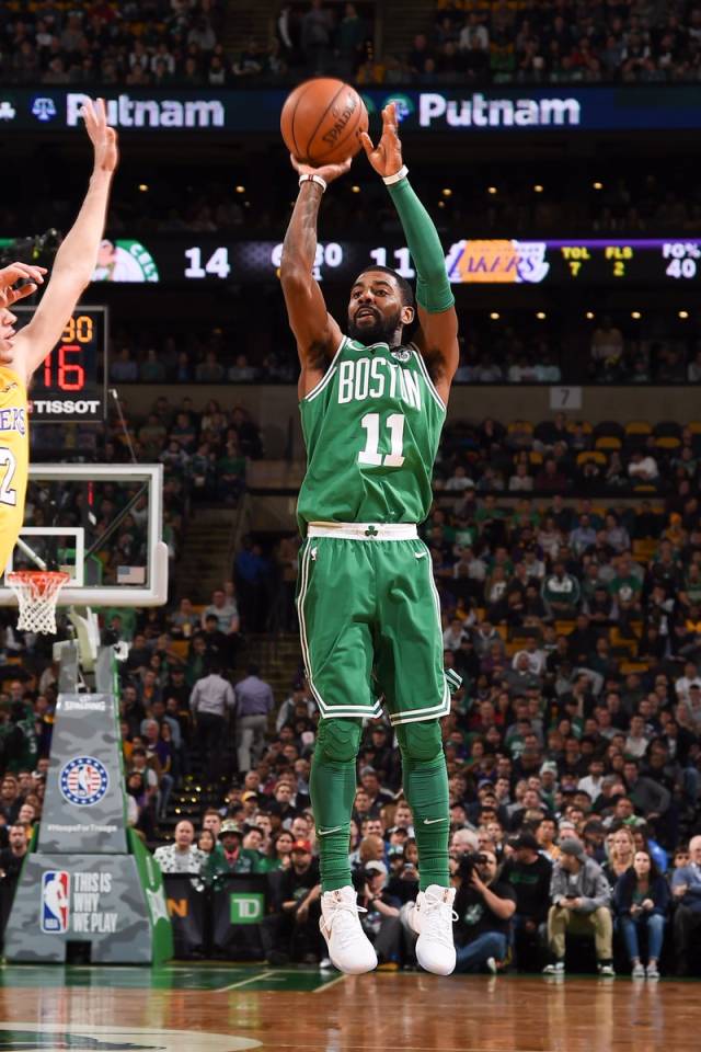 雄鹿内线优势明显 字母哥统治攻防