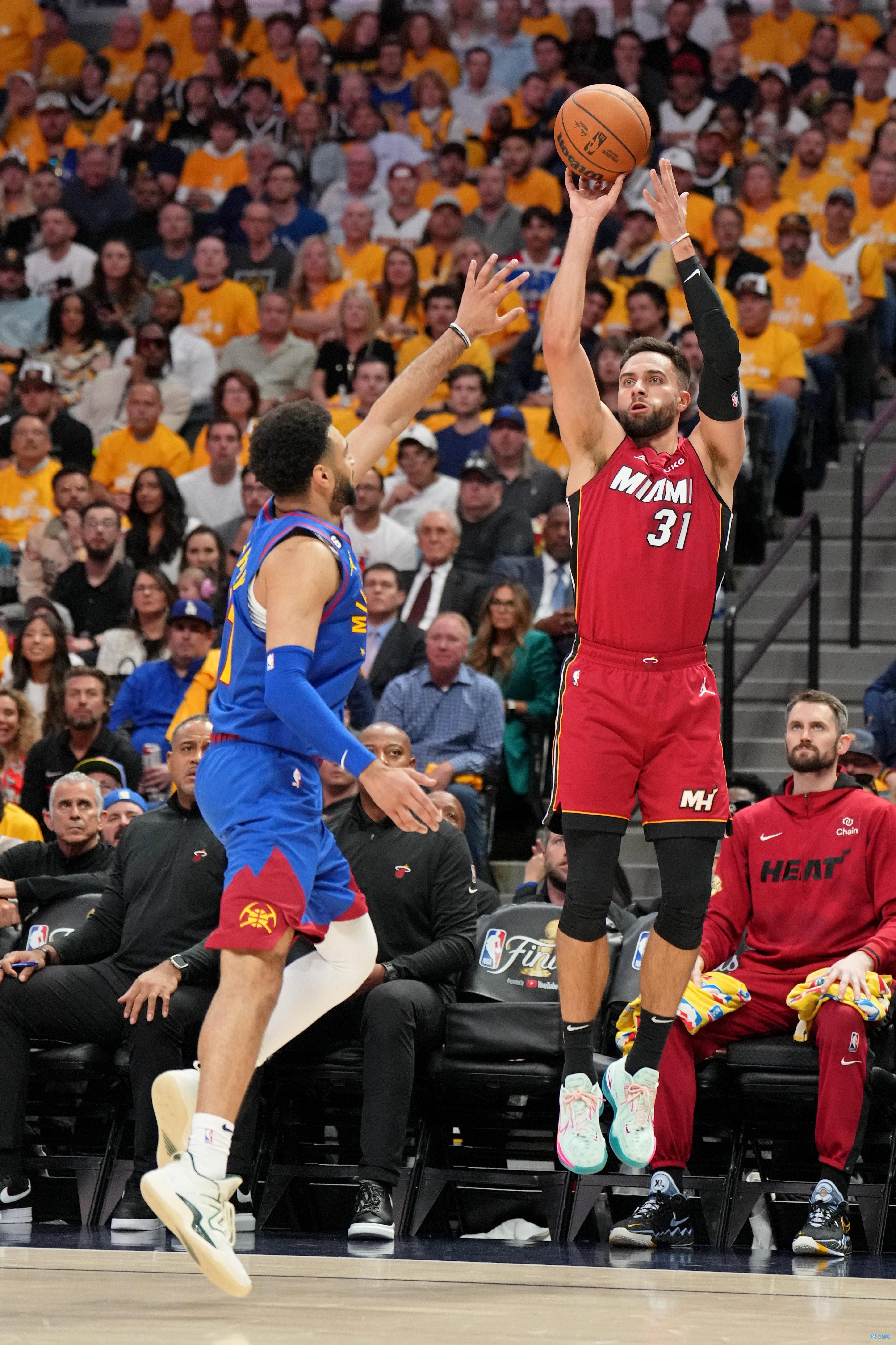 记者：巴萨将在西超杯决赛结束后官宣坎塞洛，目前专注于比赛