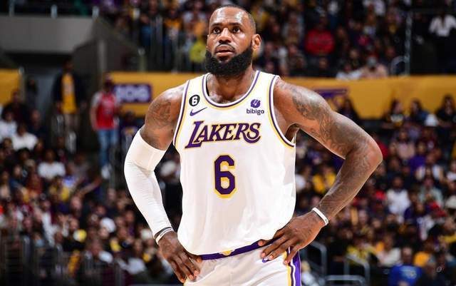 赢取超值枪械、公测限定时装福利！《七日世界》