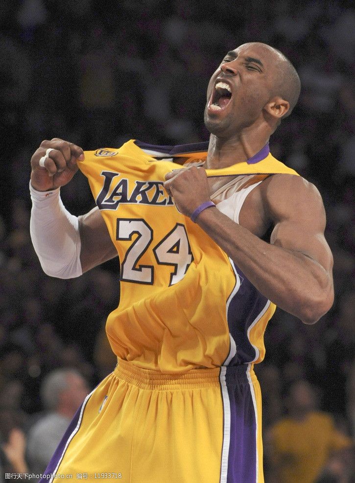 真有能力！约克最后一攻运到前场 高高拔起超远三分压哨命中！