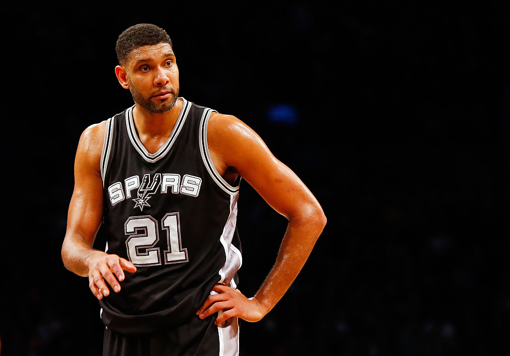 末节逆转！詹姆斯30+8+8率湖人胜鹈鹕，双巨头默契成赢球关键