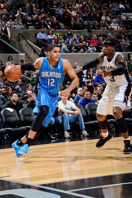 OMG官方：签下中单选手haichao；打野Tianzhen等4人离队