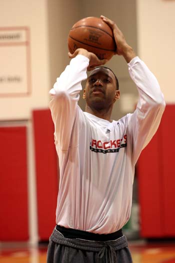 四连胜场均正负值创新高！杜兰特17年持续25+表现彰显铁定稳定