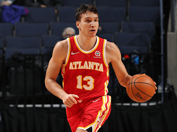 多特蒙德球迷挂横幅，反对海外比赛并攻击西甲高层