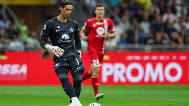 密尔瓦基勇士队在 1957 年击败洋基，汉克·阿伦在决赛中展现关键的长打火力